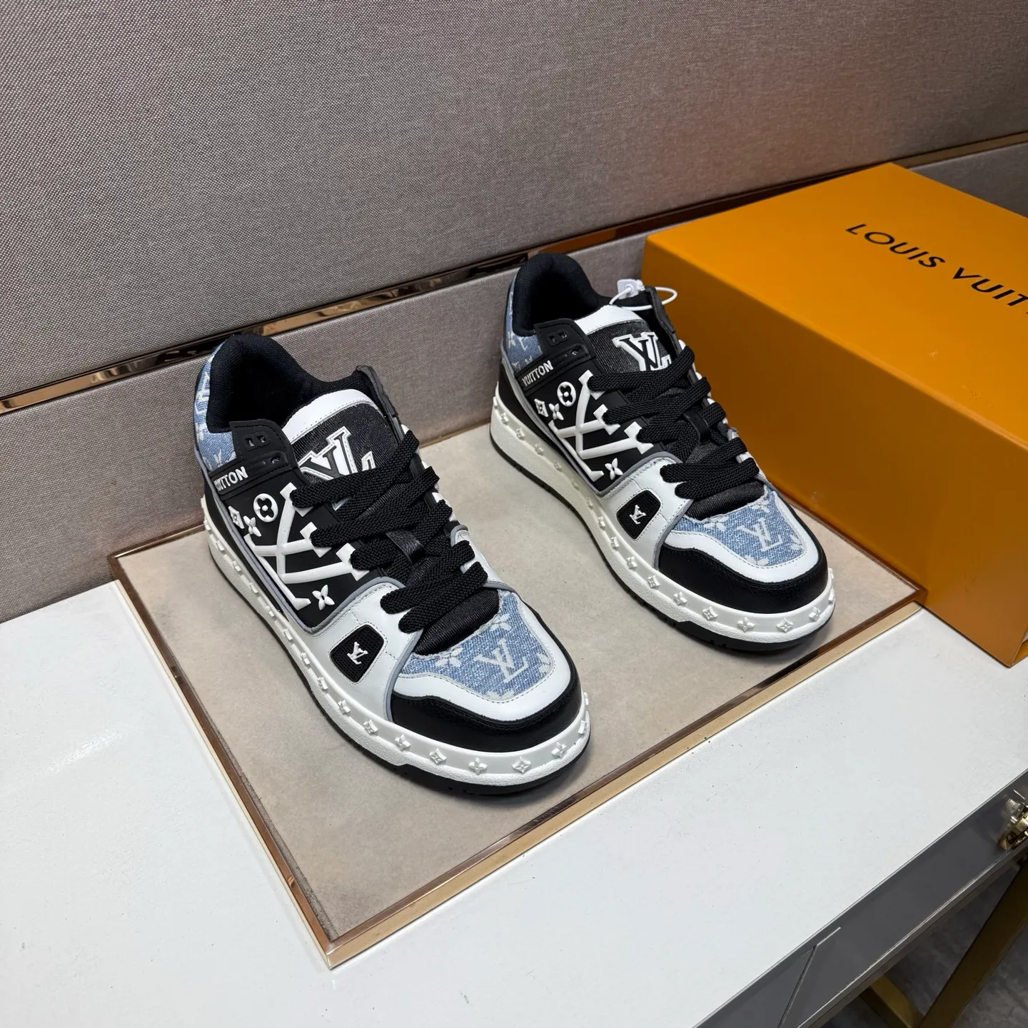 Men's men's shoes 💰pp620 [LV～] Men's casual shoes 2025z cabinet sales simultaneously 🔶Size: 38-44#️⃣ 🔷2 colors🔜The upper is made of multi-material splicing➕Mesh lining, comfortable and breathable, sole: original comfortable and wear-resistant outsole, ⚠️real thing📱photographed🎬real thing is better📢📢📢